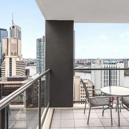 Oaks Brisbane On Margaret Suites-2