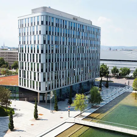 Courtyard By Marriott Vienna Prater/Messe-3