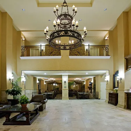 Comfort Suites Alamo-River Walk-2