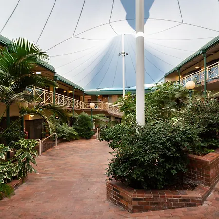 Mayfair Plaza Motel And Apartments-3