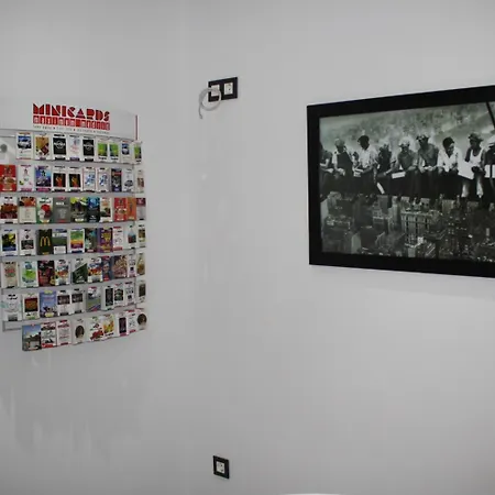 Hostal Mh Fuencarral-3