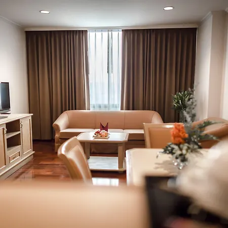 Grand Tower Inn Rama 6-2