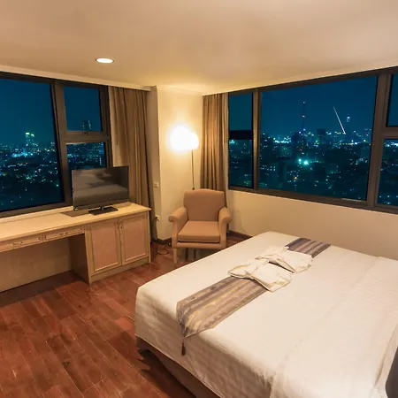 Grand Tower Inn Rama 6-3