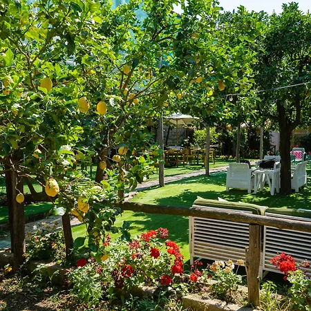 Relais Correale Rooms & Garden-2