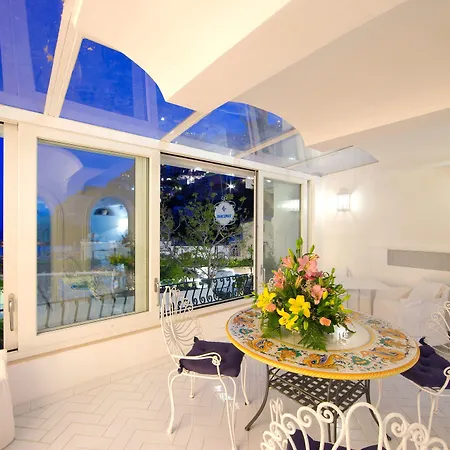 Hotel Bougainville-2