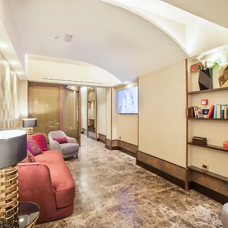 Solo Experience Hotel-2