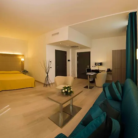Hotel Cosmopolitan Bologna-3