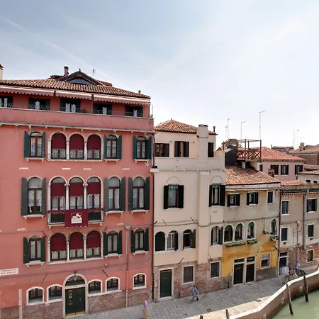 Palazzo Schiavoni Residenza D'Epoca & Suite-Apartments-3