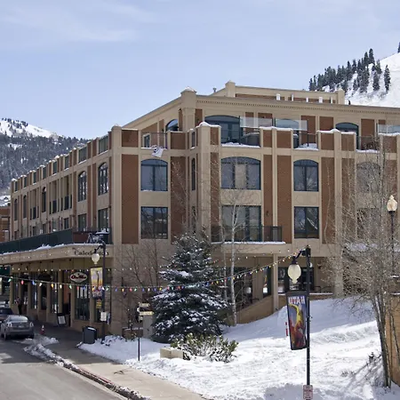 The Caledonian By All Seasons Resort Lodging-3
