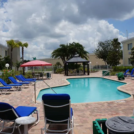 Quality Inn & Suites Tampa Near Fairgrounds And Casino-2