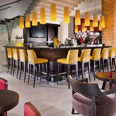 Courtyard By Marriott Budapest City Center-3