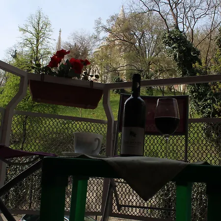 Budavar Bed And Breakfast-3