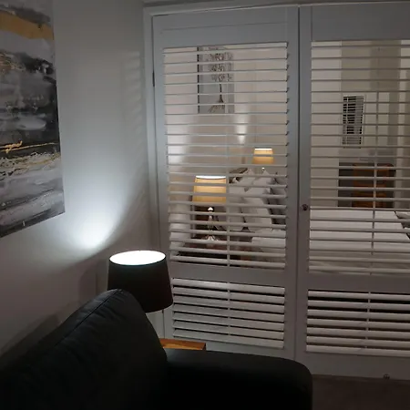 Airlie Seaview Apartments-3