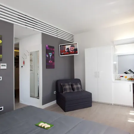 Authentic Luxury Rooms-3