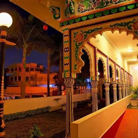 Panna Vilas - A Lake Facing Boutique Hotel-3