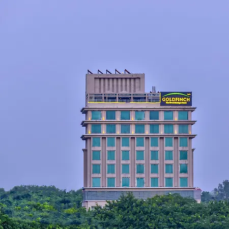 Goldfinch Hotel Delhi Ncr-3