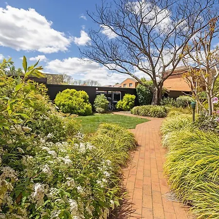 Oxley Court Serviced Apartments-3