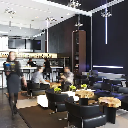 Le Germain Hotel Maple Leaf Square-3