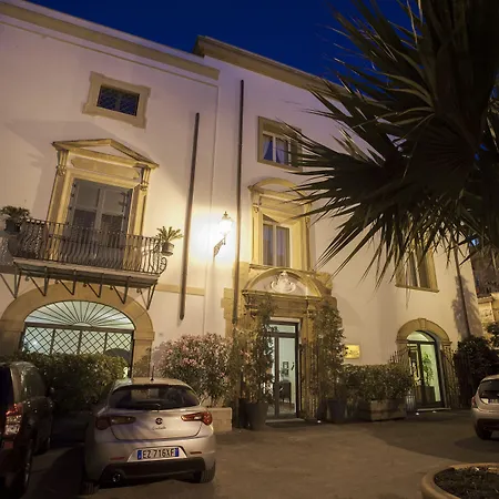 Palazzo Brunaccini Boutique Hotel-3