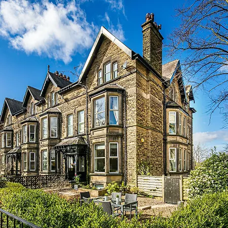 Fountains Guest House - Harrogate Stays With Free Parking-3