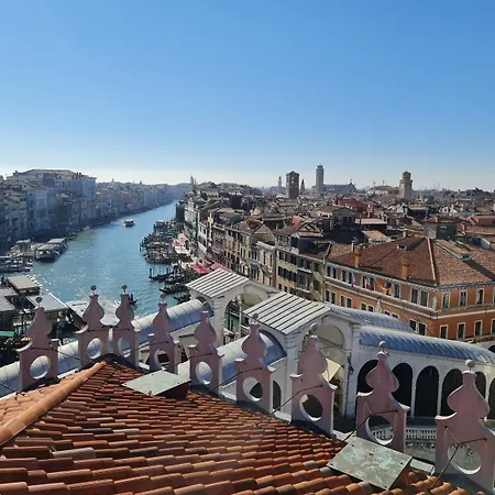 Friendly Venice Suites-3