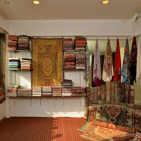 Golden Tulip Srinagar-3
