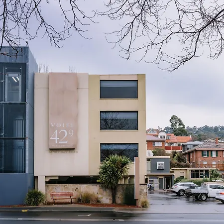 429 Apartments & Suites-3