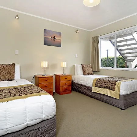 Takapuna Motor Lodge-3