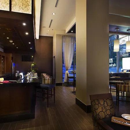 Courtyard Par Marriott Montreal Centre-Ville-2
