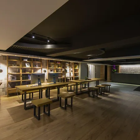 Simple + Hotel-2