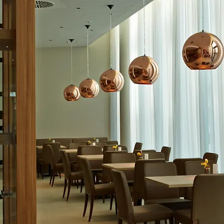 H4 Hotel Muenchen Messe-3