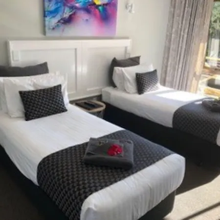 Half Moon Bay Motel-2