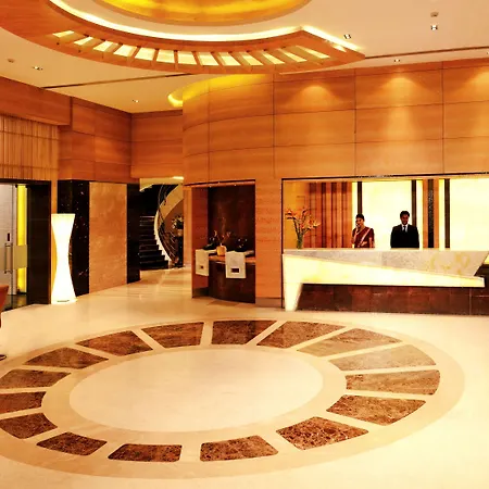 Grand Estancia-3