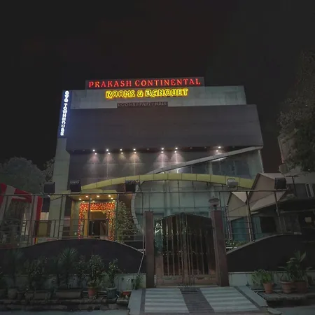 Super Townhouse Prakash Continental Near Netaji Subhash Place Metro Station-2