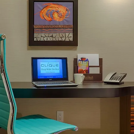 Hotel Clique Calgary Airport-2