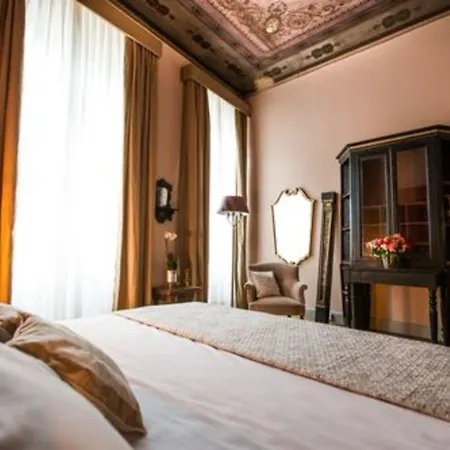 Soprarno Suites-3