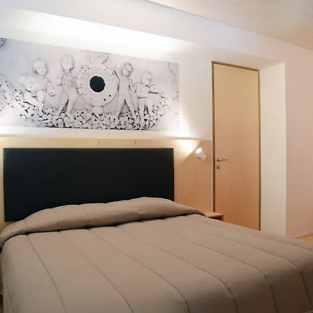 Le Stanze Del Lago Apartments-2