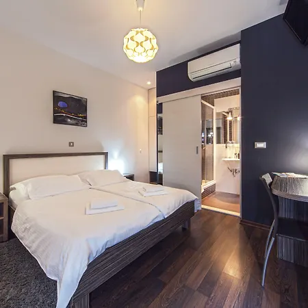 Marmontova Luxury Rooms-2