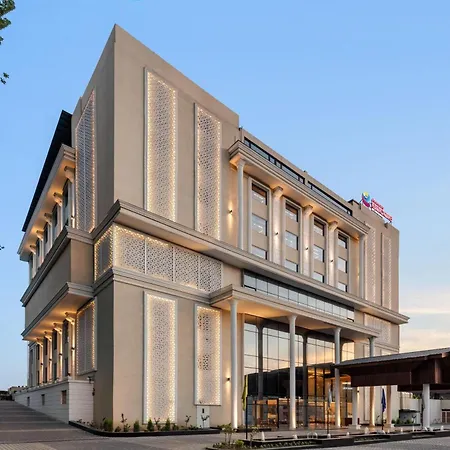 Ramada Encore By Wyndham Rajbagh Srinagar-3