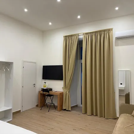 Chiaia Lifestyle Suite-3