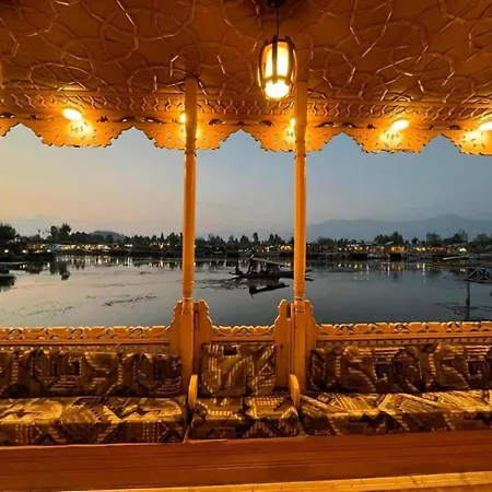 Floating Luxury Group Of Houseboats-2