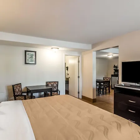 Quality Inn & Suites Near Downtown Bakersfield-3