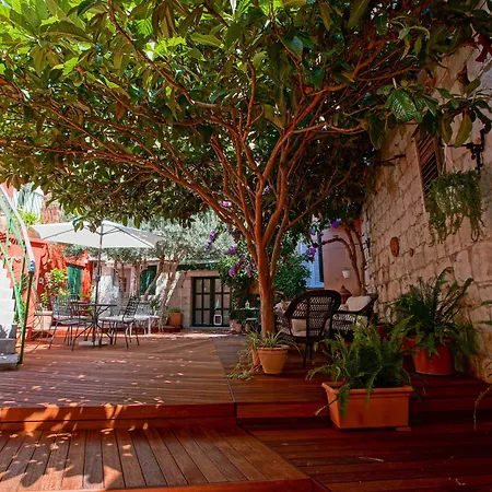 Boutique Guest Accommodation Zephyrus-3