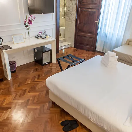 Navona Central Suites-3