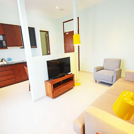 Ocean Edge Suites & Hotel Colombo-3