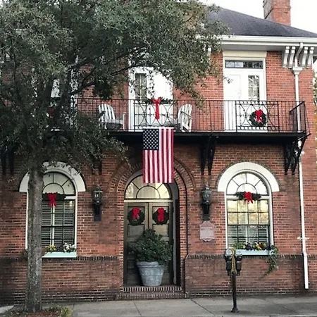 The Front Street Inn-3