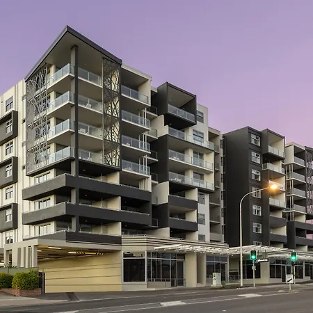 Oaks Brisbane Woolloongabba Suites-2
