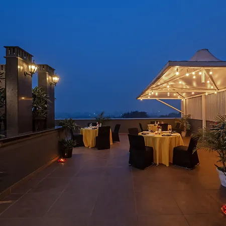 Hotel Saket 27-3
