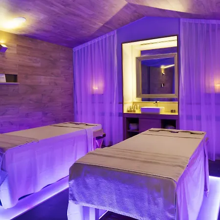 Fusion Suites Saigon-2