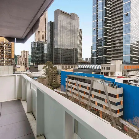 Oaks Melbourne Southbank Suites-3